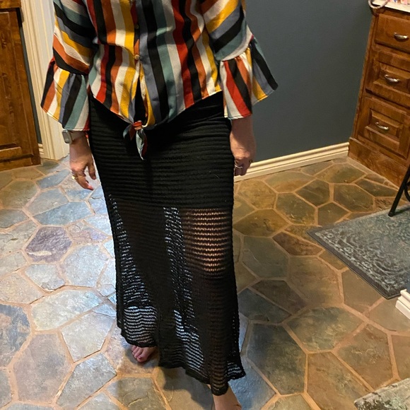 Maxi length black overlay skirt - Picture 4 of 6